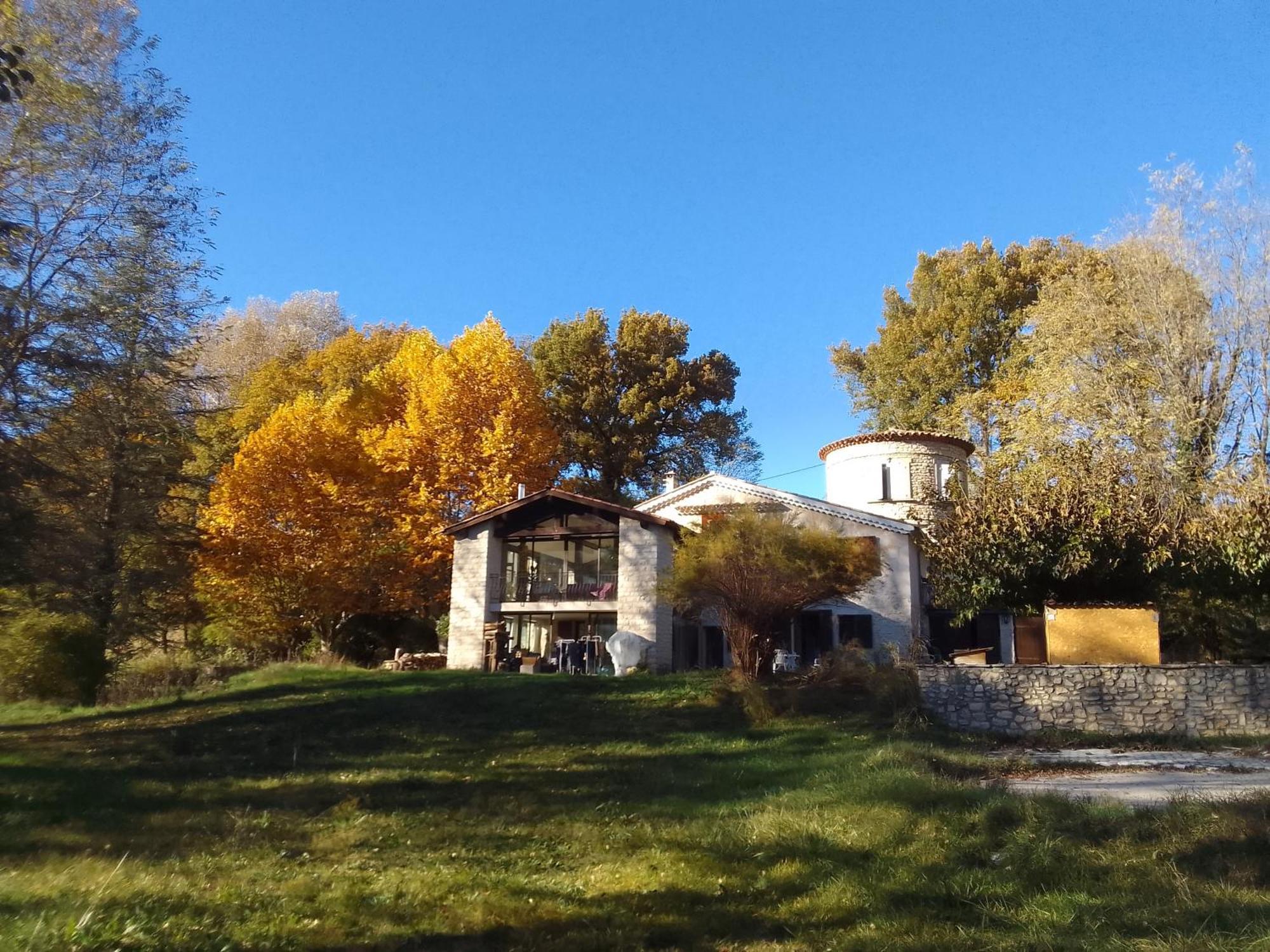 Les Favouilles - Gite & Chambres D Hotes Dauphin Esterno foto