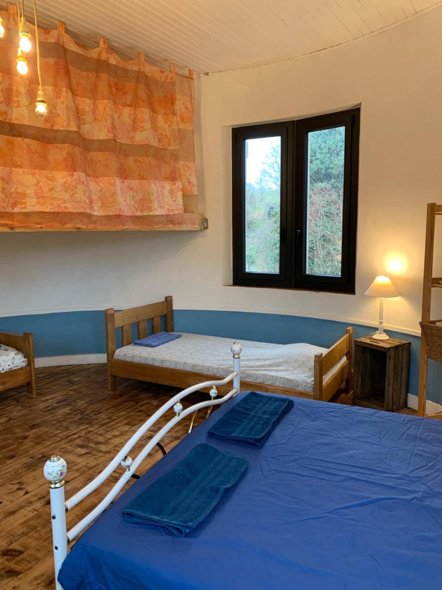 Les Favouilles - Gite & Chambres D Hotes Dauphin Esterno foto