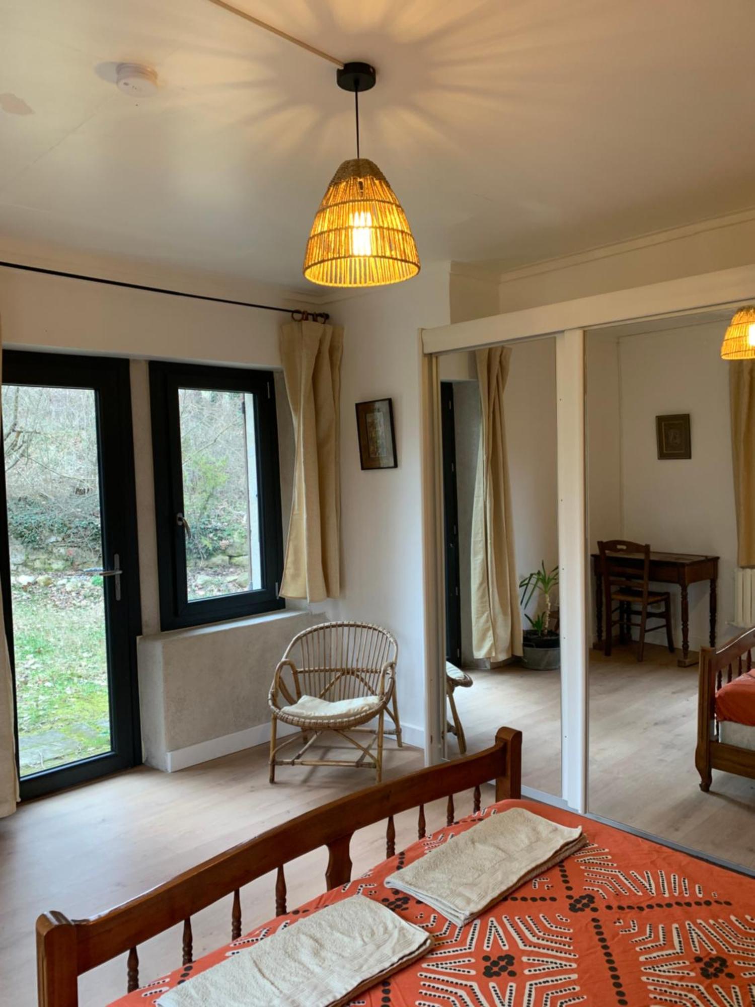 Les Favouilles - Gite & Chambres D Hotes Dauphin Esterno foto